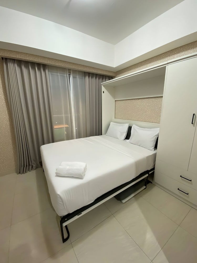 Deluxe Studio, Balcony, City View