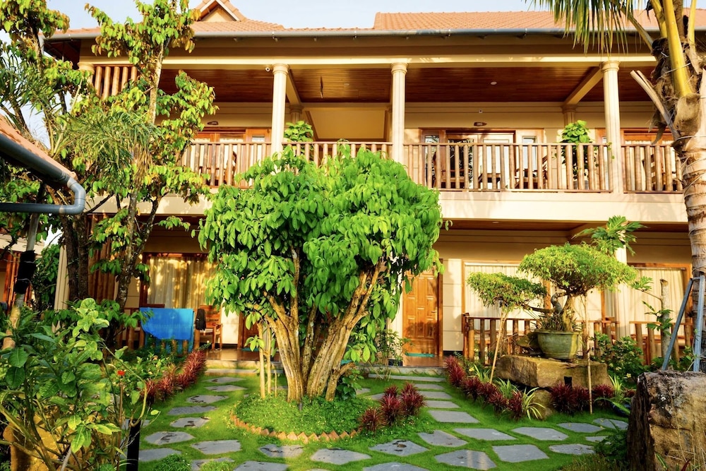 Superior Bungalow, 2 Double Beds, Pool View photo 2