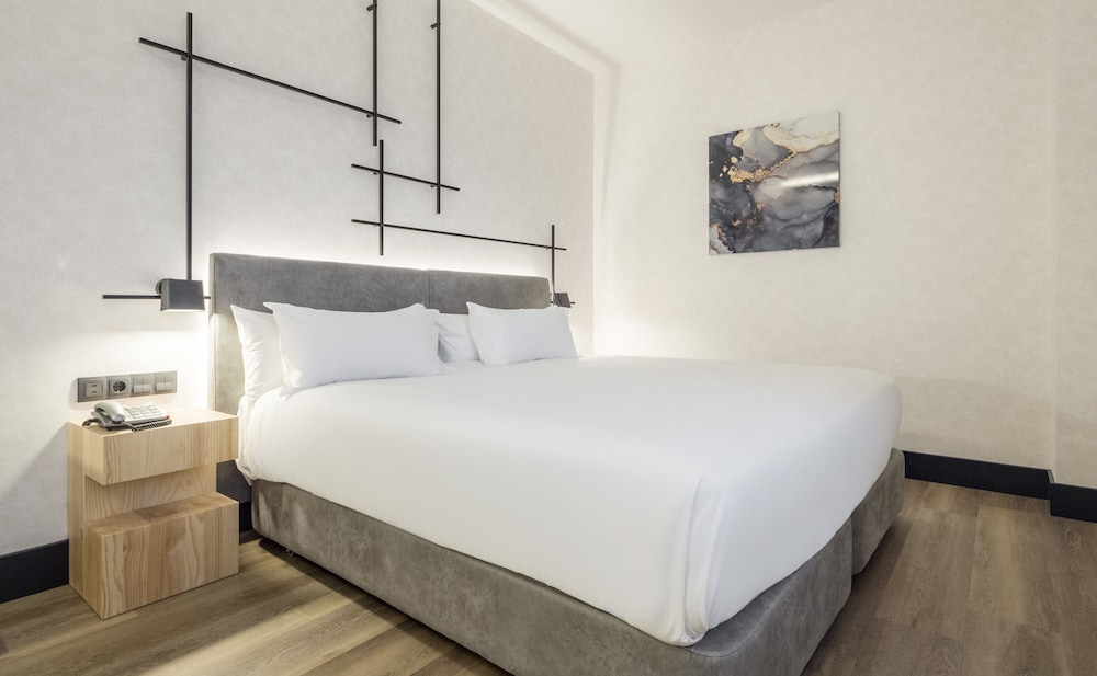 Junior Suite, City View - Photo 2