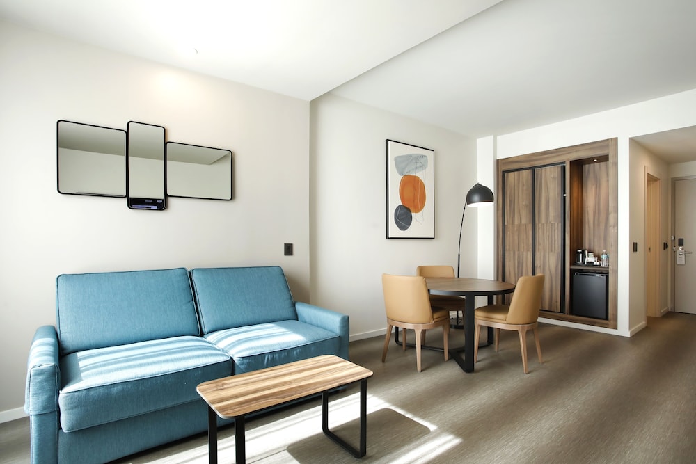 Deluxe Suite, 1 King Bed with Sofa bed