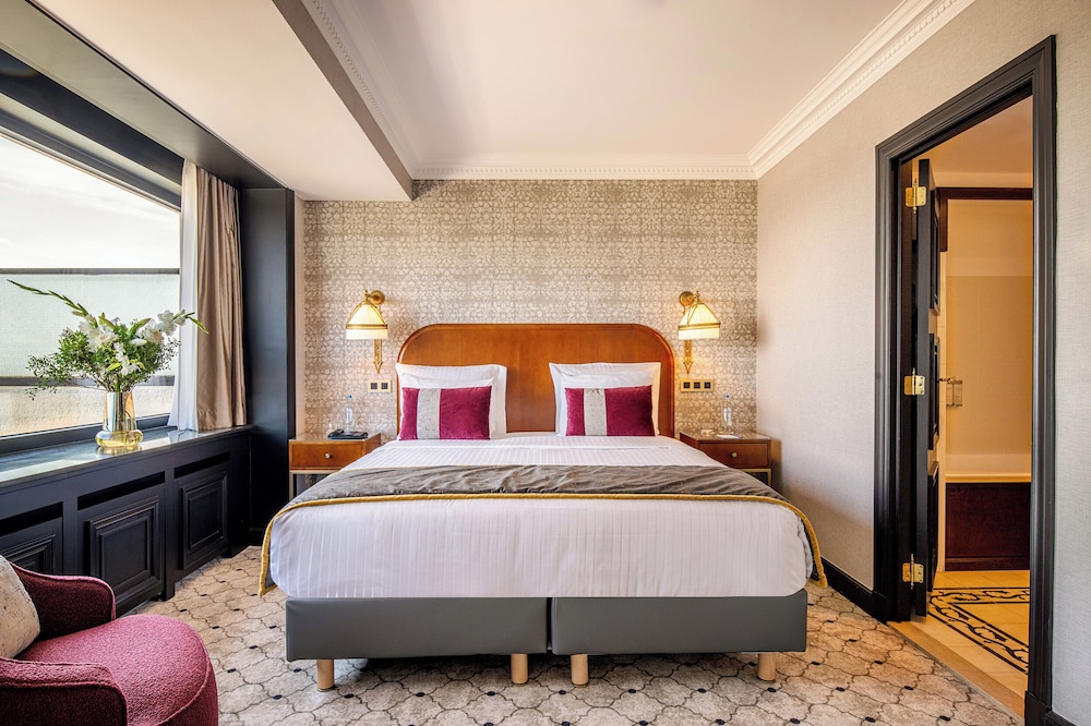 Executive Suite, 1 King Bed (Warwick) - Photo 2