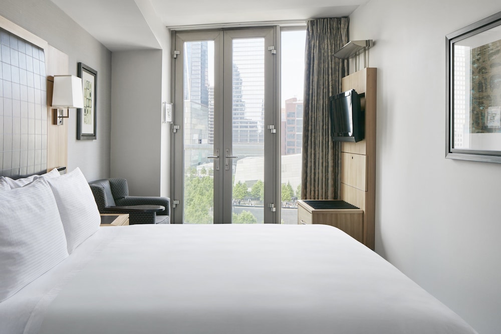 Superior Room, 1 King Bed with Sofa bed thumbnail 5