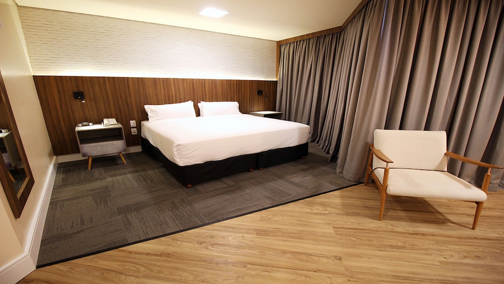 Suite, 1 King Bed, Balcony, Sea View - Photo 4