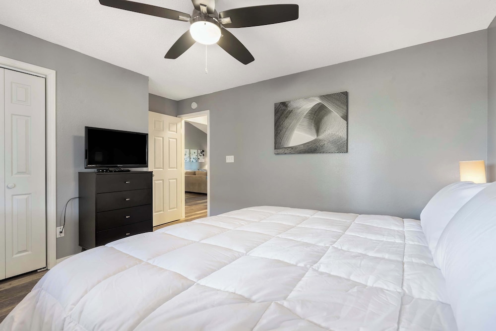Condo, Multiple Beds, Balcony (Pool View Oasis)