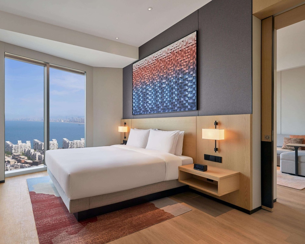 Suite, 1 King Bed photo 1