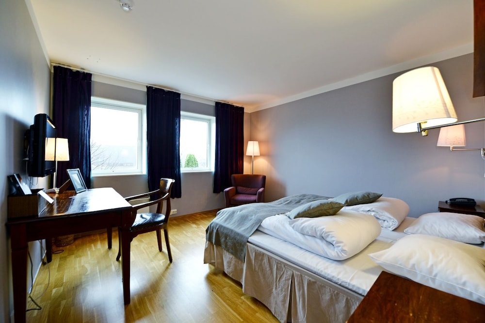 Double or Twin Room - Photo 16
