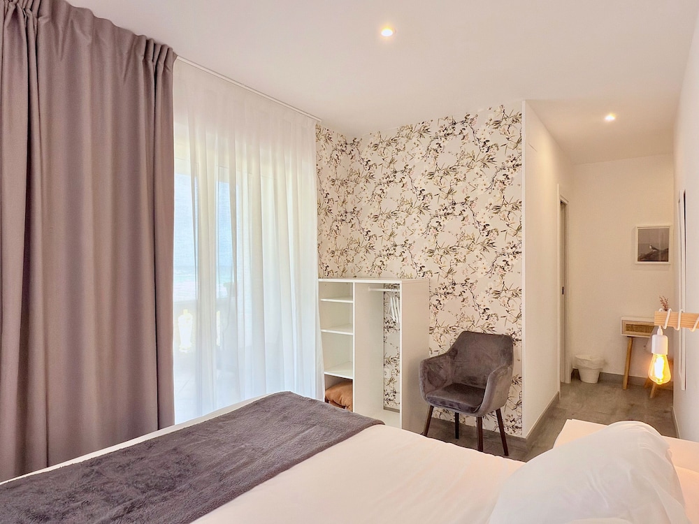 Superior Double Room, Terrace (con vistas al mar) - Photo 4