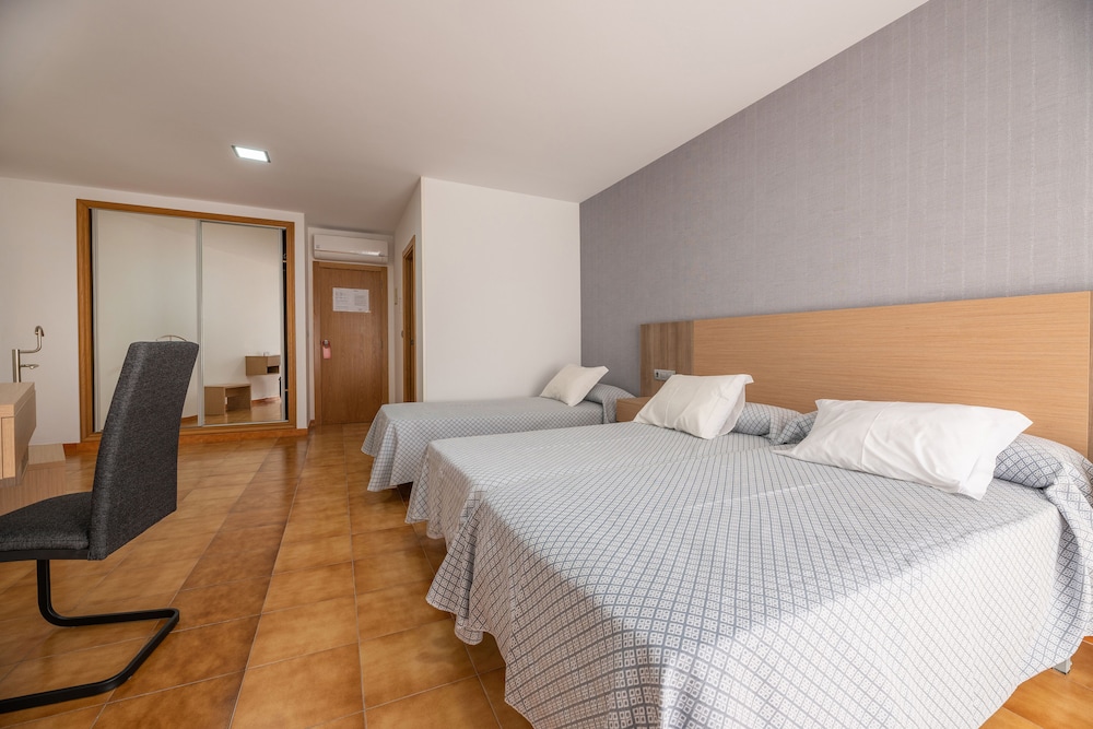 E - Habitación Doble con cama supletoria (niño máximo 10 años) - Photo 7