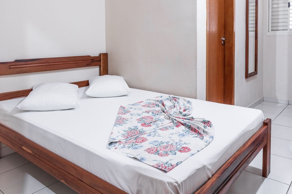 Standard Twin Room - Photo 1