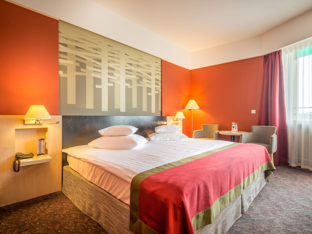 Deluxe Double or Twin Room, Lake View