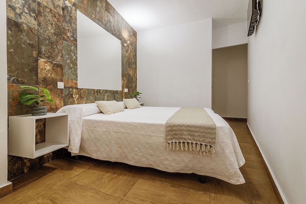 Comfort Twin Room, 2 Twin Beds, Balcony, Courtyard View photo 2