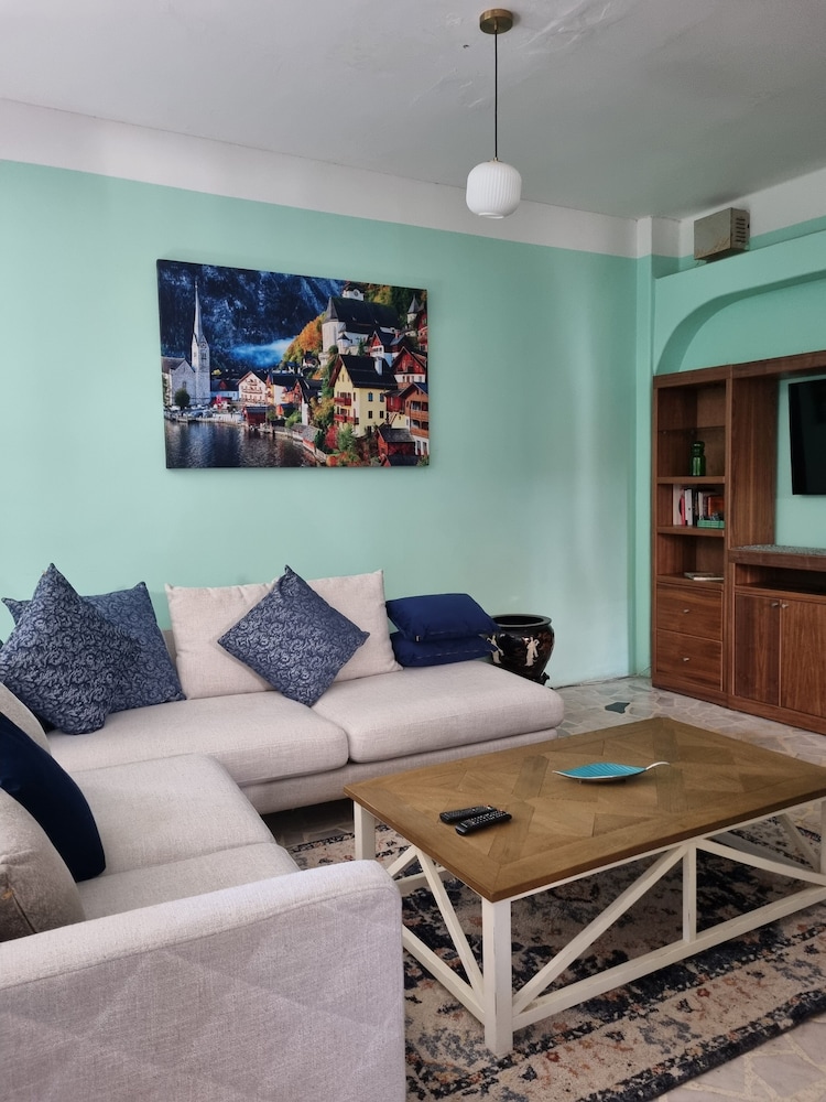 Exclusive Studio Suite, 1 King Bed, Garden View photo 2