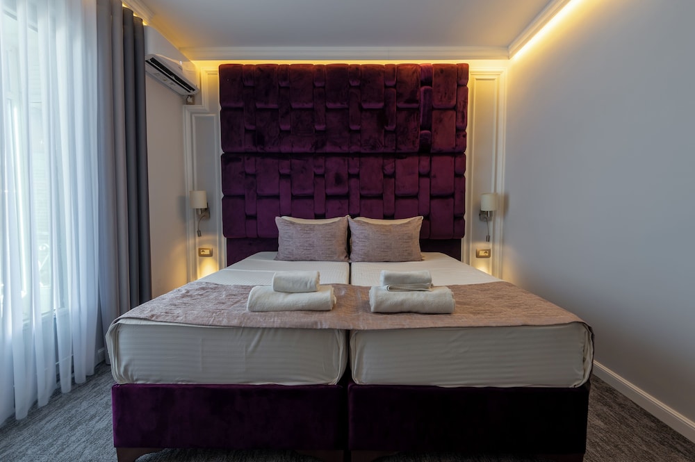 Economy Triple Room