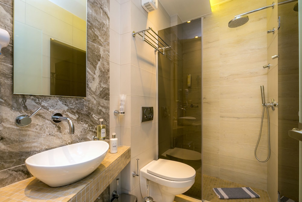 Deluxe Suite (201) photo 2
