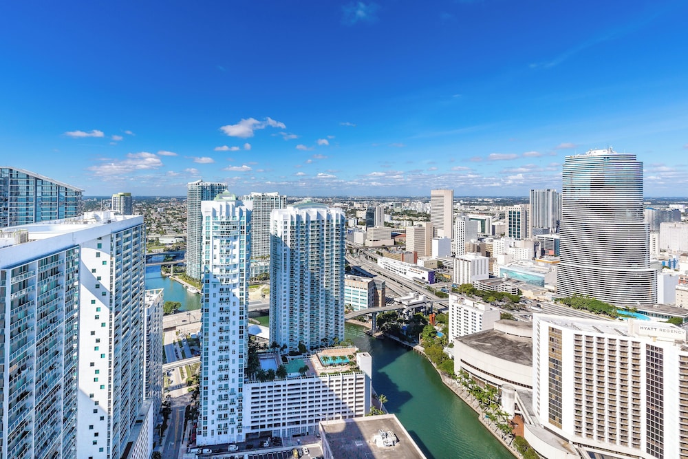 Boutique Apart, 1 King & Sofa Bed, Sauna, River/City Views, Balcony4607