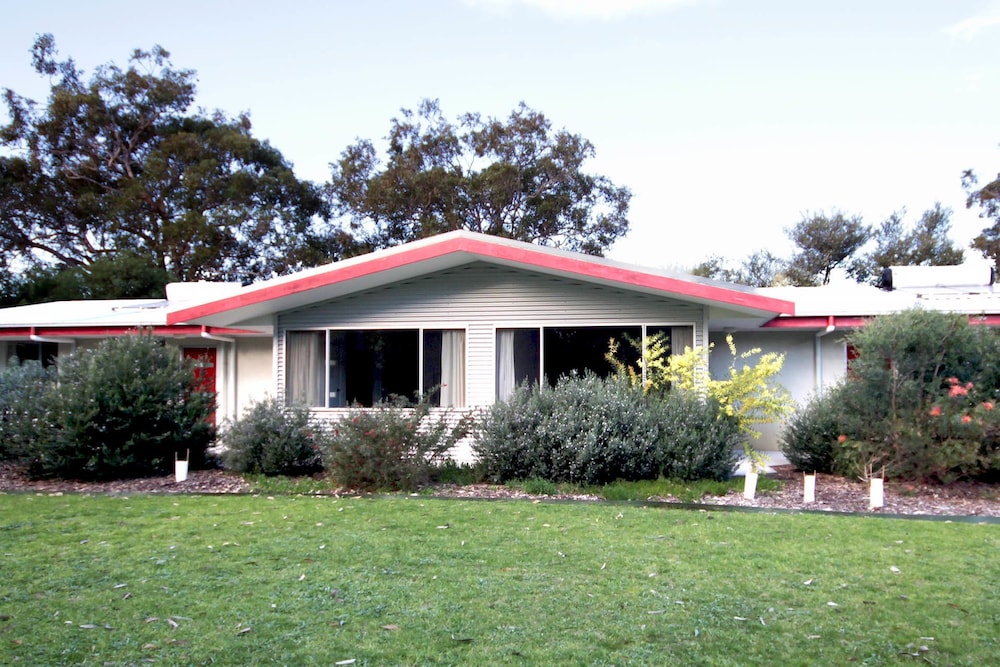 Motel Unit photo 2