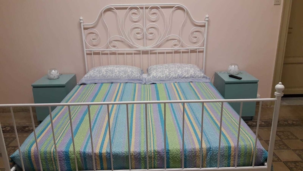 Quadruple Room, Shared Bathroom (Iris)