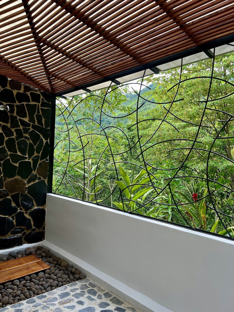 Royal Bungalow, Multiple Beds, Hot Tub, Mountain View photo 1