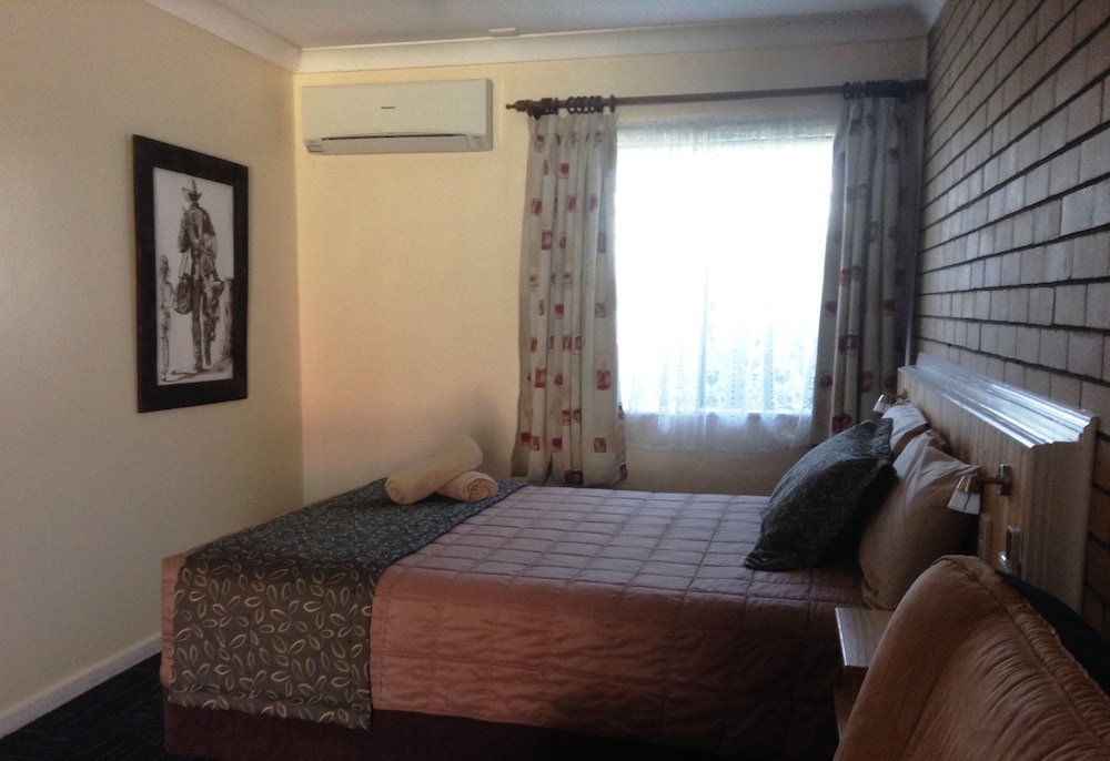 Deluxe Room, Non Smoking (Queen Deluxe Room) photo 3