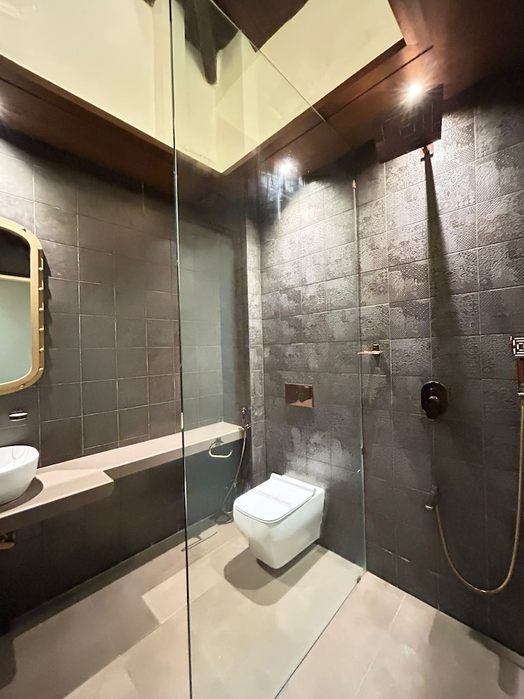 Jr. Suite Room - Photo 6