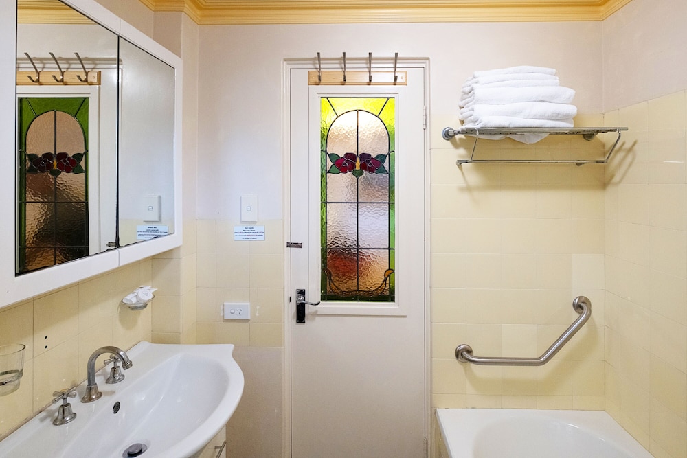Standard Twin Room, 1 Bedroom, Garden View photo 3