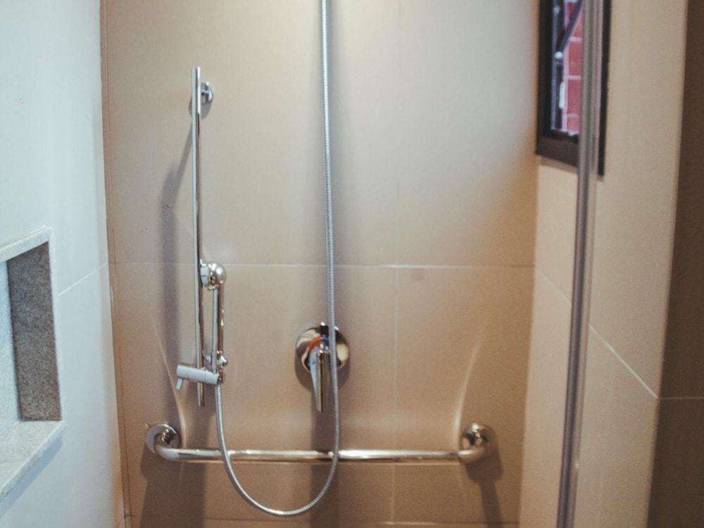 Executive Apartment, 1 King Bed, Accessible, Balcony - Photo 9