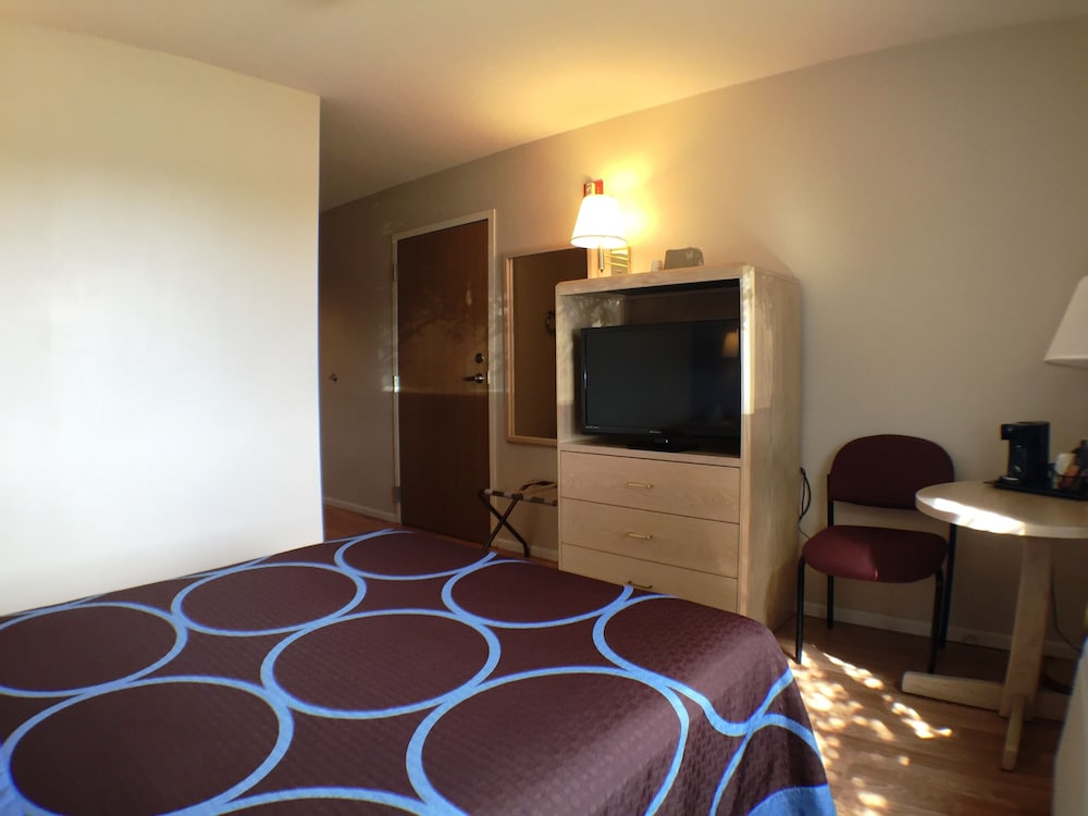 Room, 1 Double Bed, Accessible, Non Smoking (Bathtub) photo 2