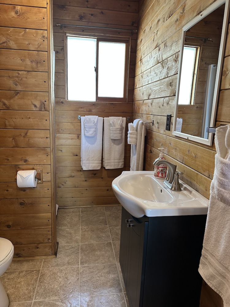Birchwood-4 Bedroom Cottage photo 2