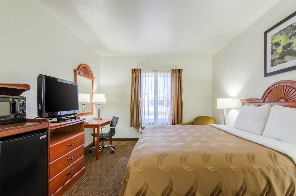 Standard Room, 1 King Bed, Non Smoking - Photo 7
