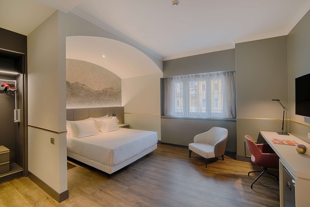Available room