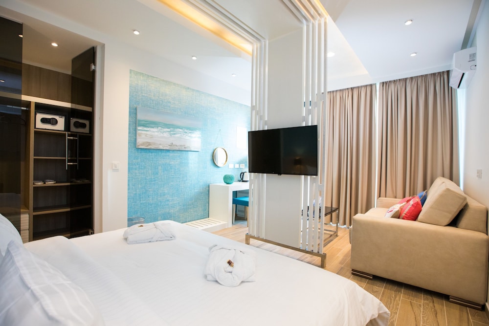 Deluxe Doppelzimmer mit Terrasse (AQUA MARINE)