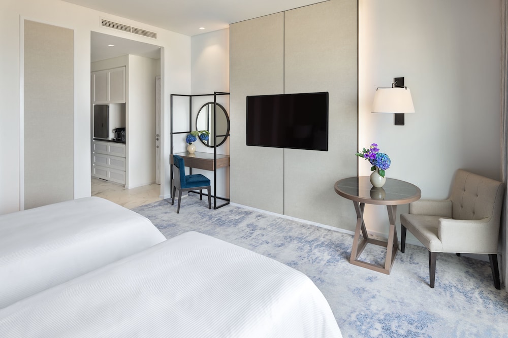 Deluxe Room, 2 Twin Beds, Ocean View photo 2