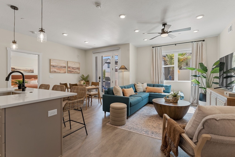 Condo, 2 Bedrooms