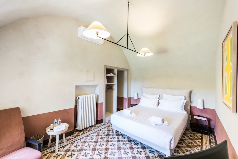 Double Room (5)