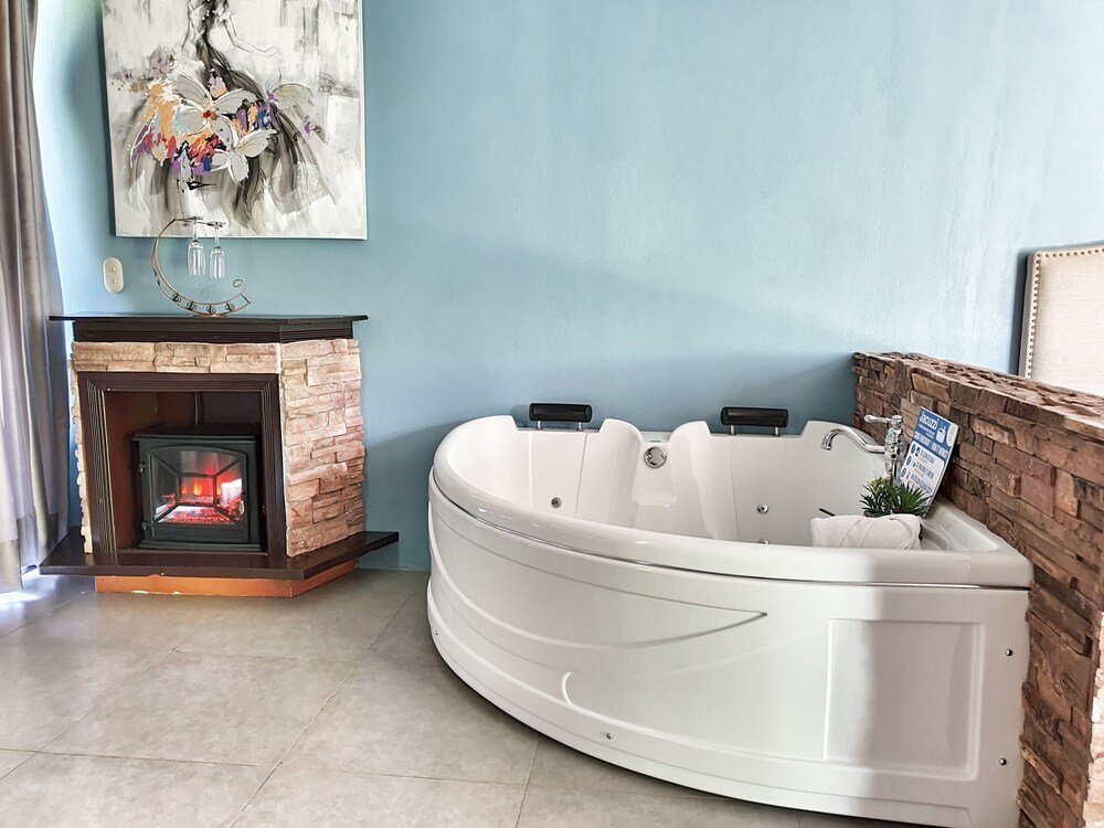 Suite con Jacuzzi y vista al volcan photo 3