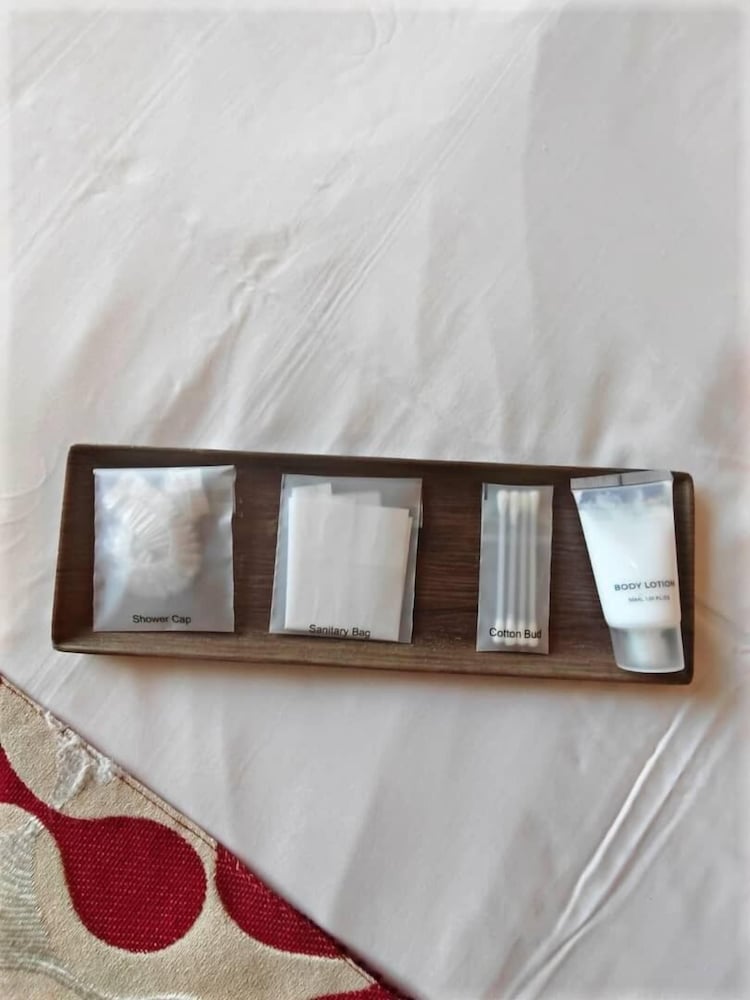 Executive Studio Suite, 1 King Bed, Non Smoking thumbnail 6