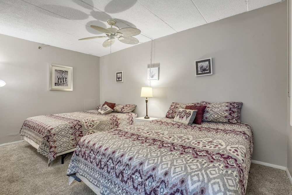 Condo, 2 Bedrooms