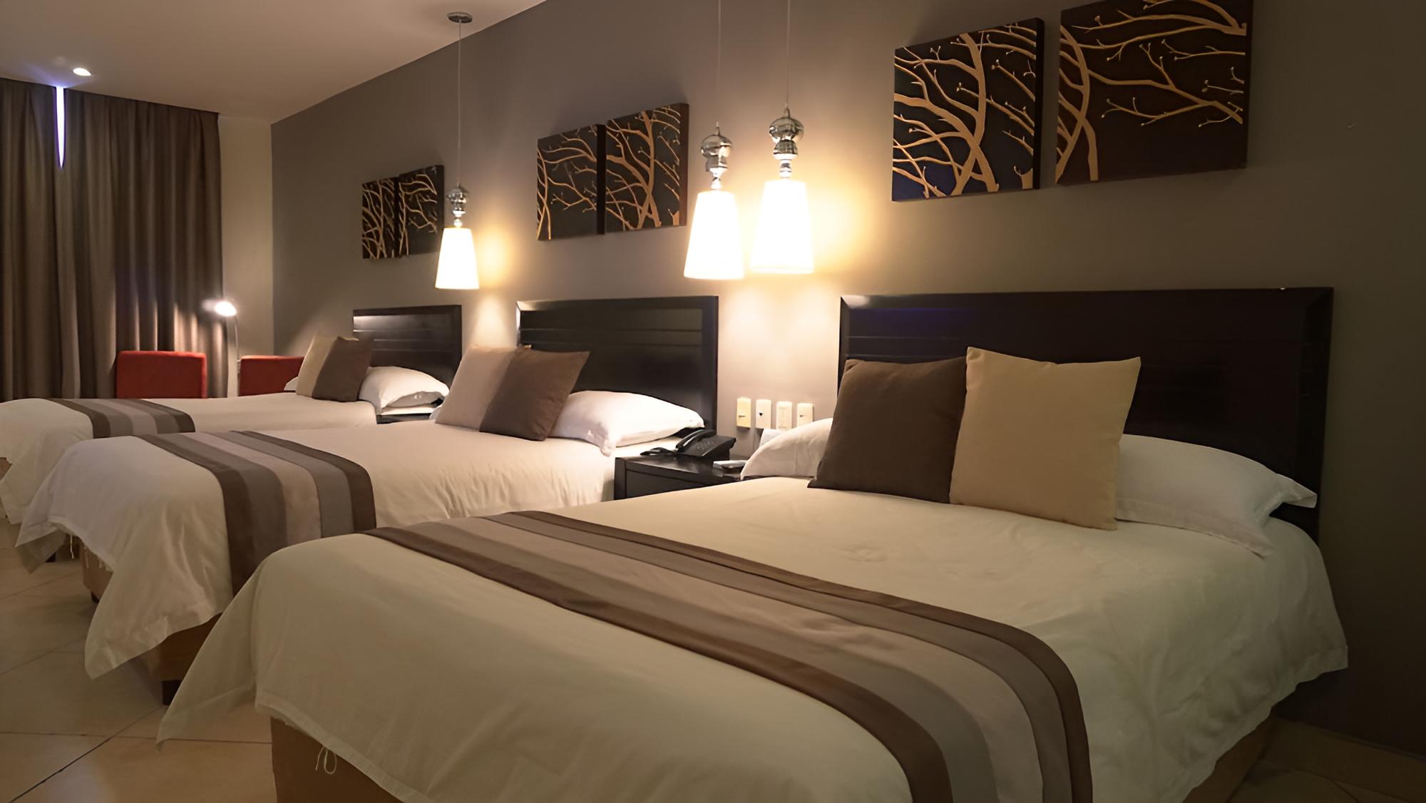 Standard Triple Room (3 Double Beds) photo 2