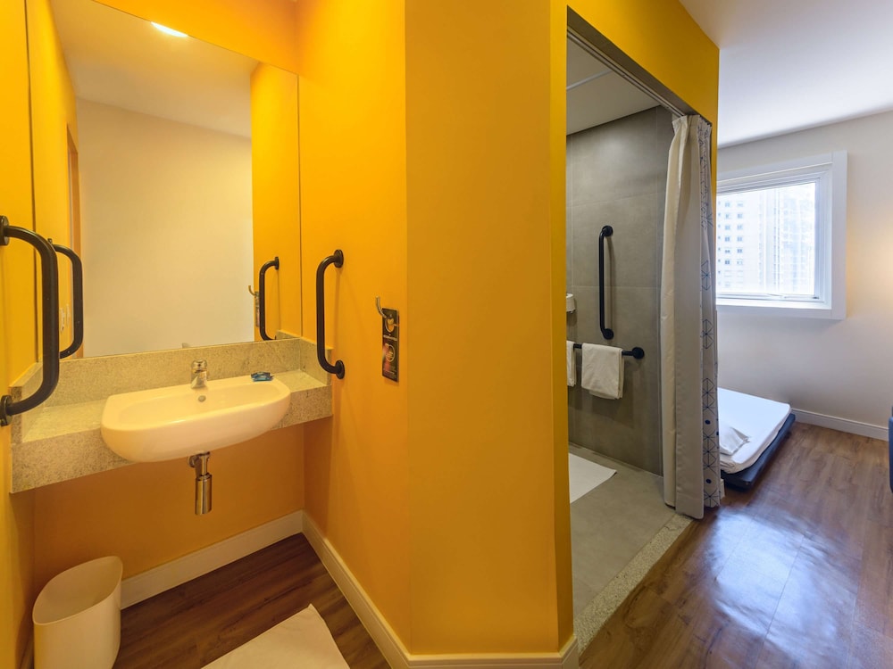 Accessible Standard Room, adapted with 1 pull-out bed