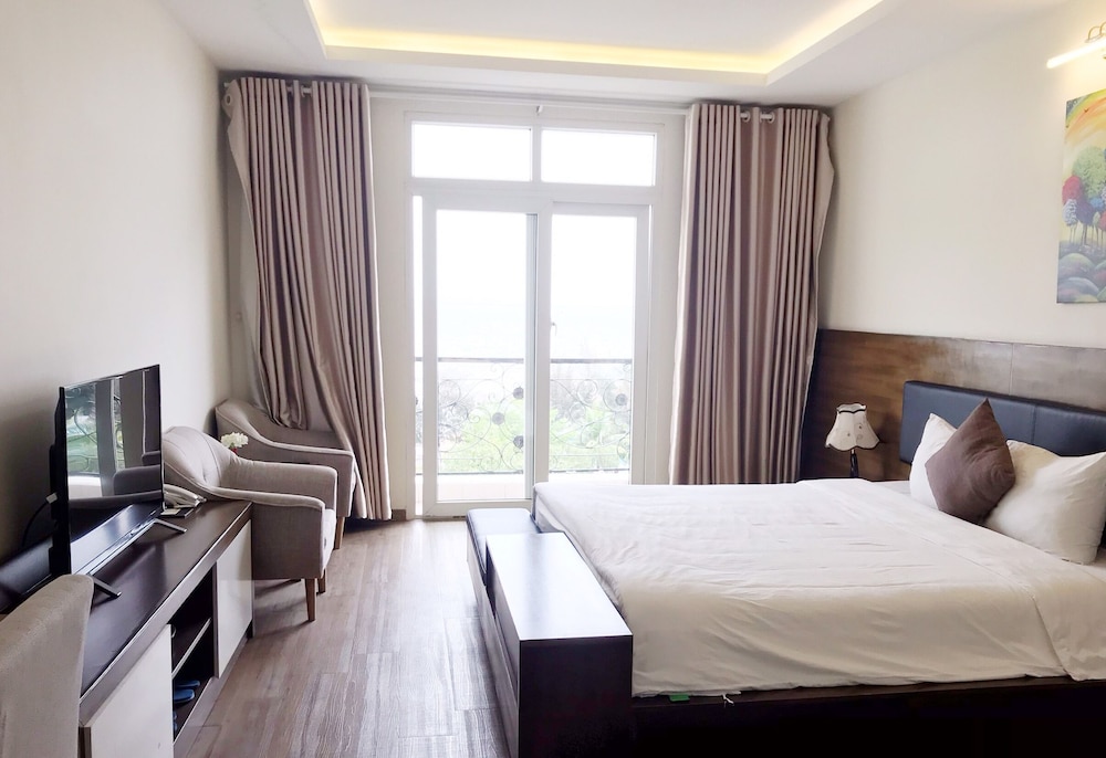 Deluxe Double Room, Beach View photo 1