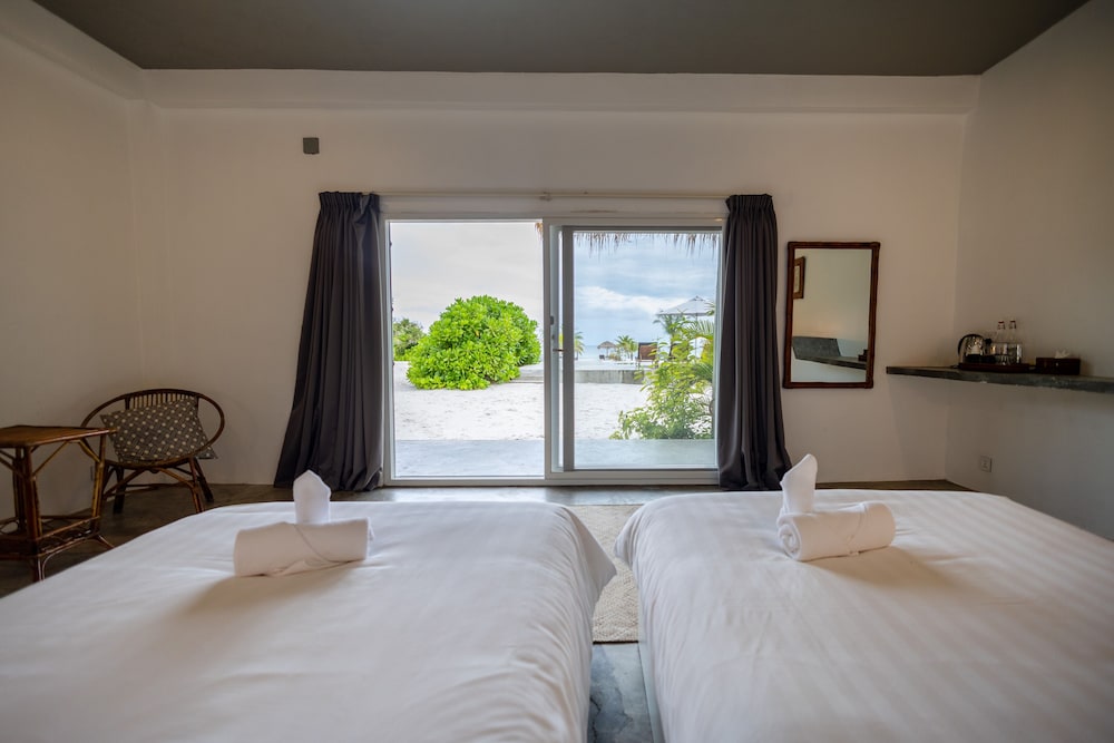 Deluxe Twin Room - Photo 6