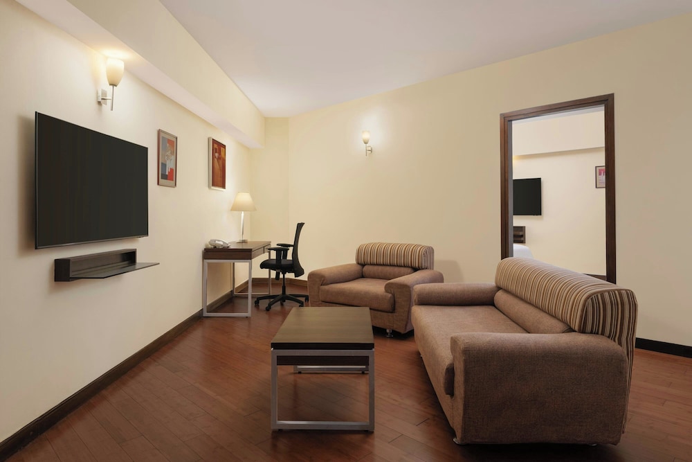 Executive Suite, 1 King Bed photo 2