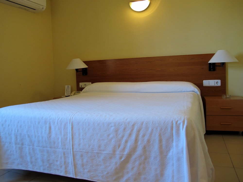Economy Room, 1 Queen Bed (Without lift & Kitchen)