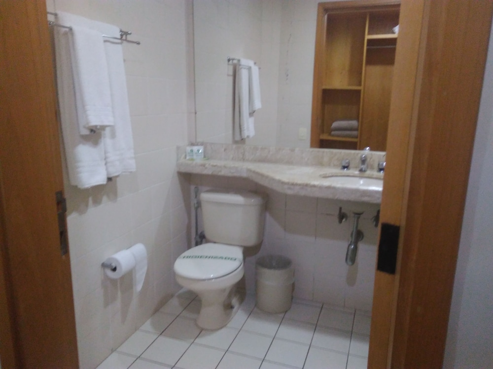 Standard Twin Room - Photo 15