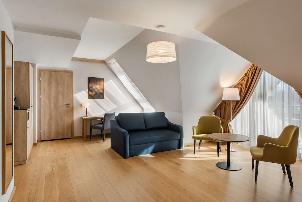 Suite, Mountain View - Photo 3