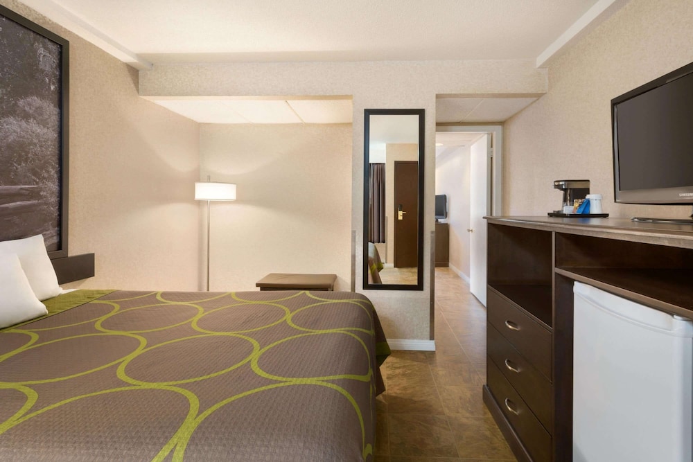 Room, 1 Queen Bed, Non Smoking - Photo 3