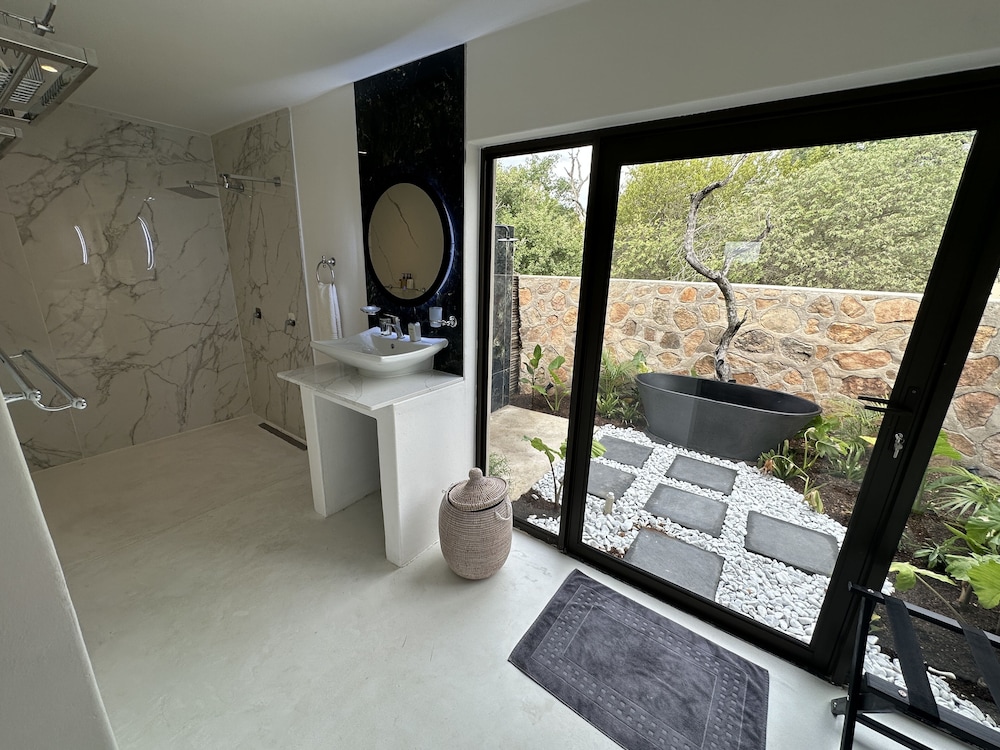 Signature Room photo 3