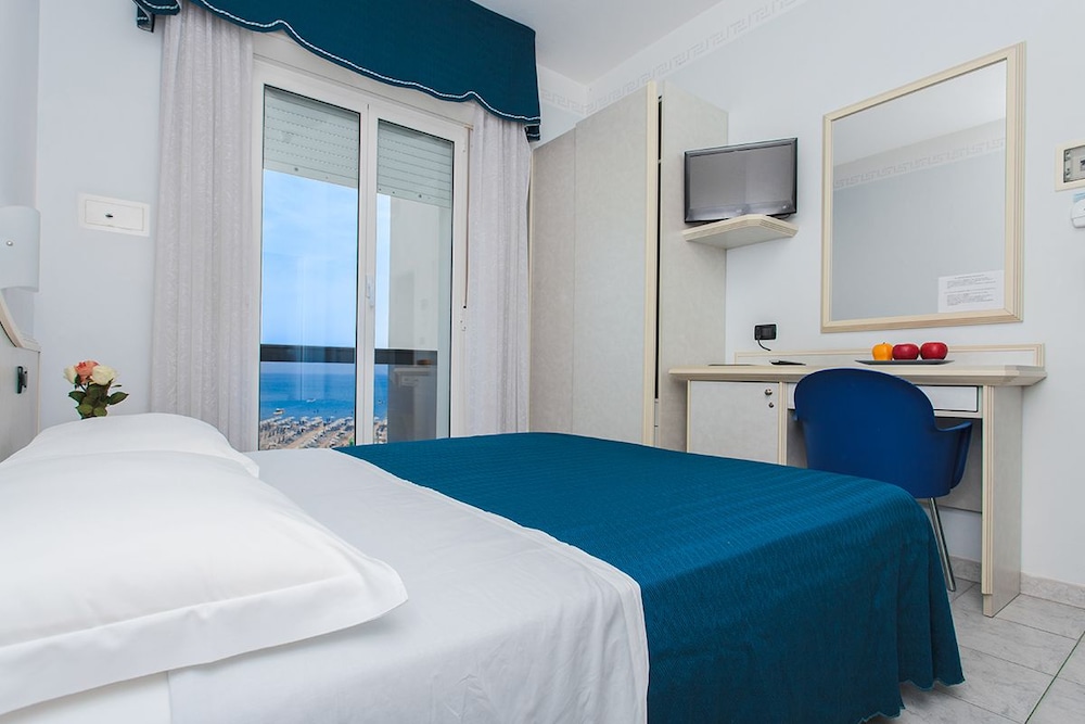 Quadruple Room, Terrace, Sea View photo 3
