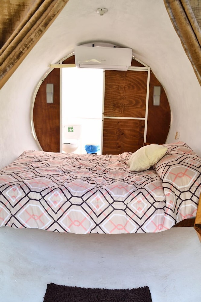 Basic Bungalow, 1 Twin Bed, Non Smoking photo 2
