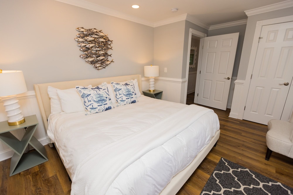 203 - Two Bedroom 2 Bath Luxury Suite photo 3